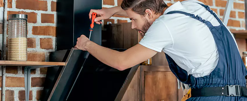 Old Rusted Metal Fireplace Repair And Replacement in Canton de Magog, QC